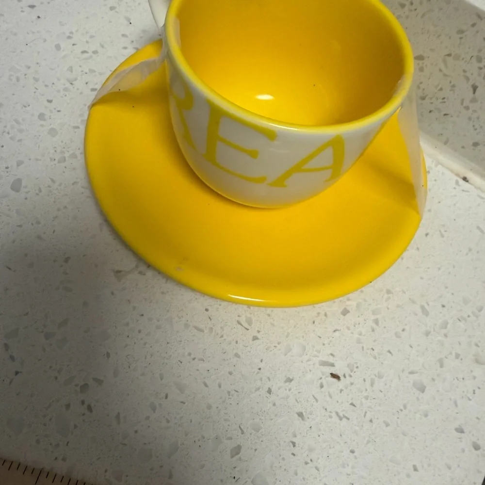 Crate&Barrel Yellow and White Mug‎